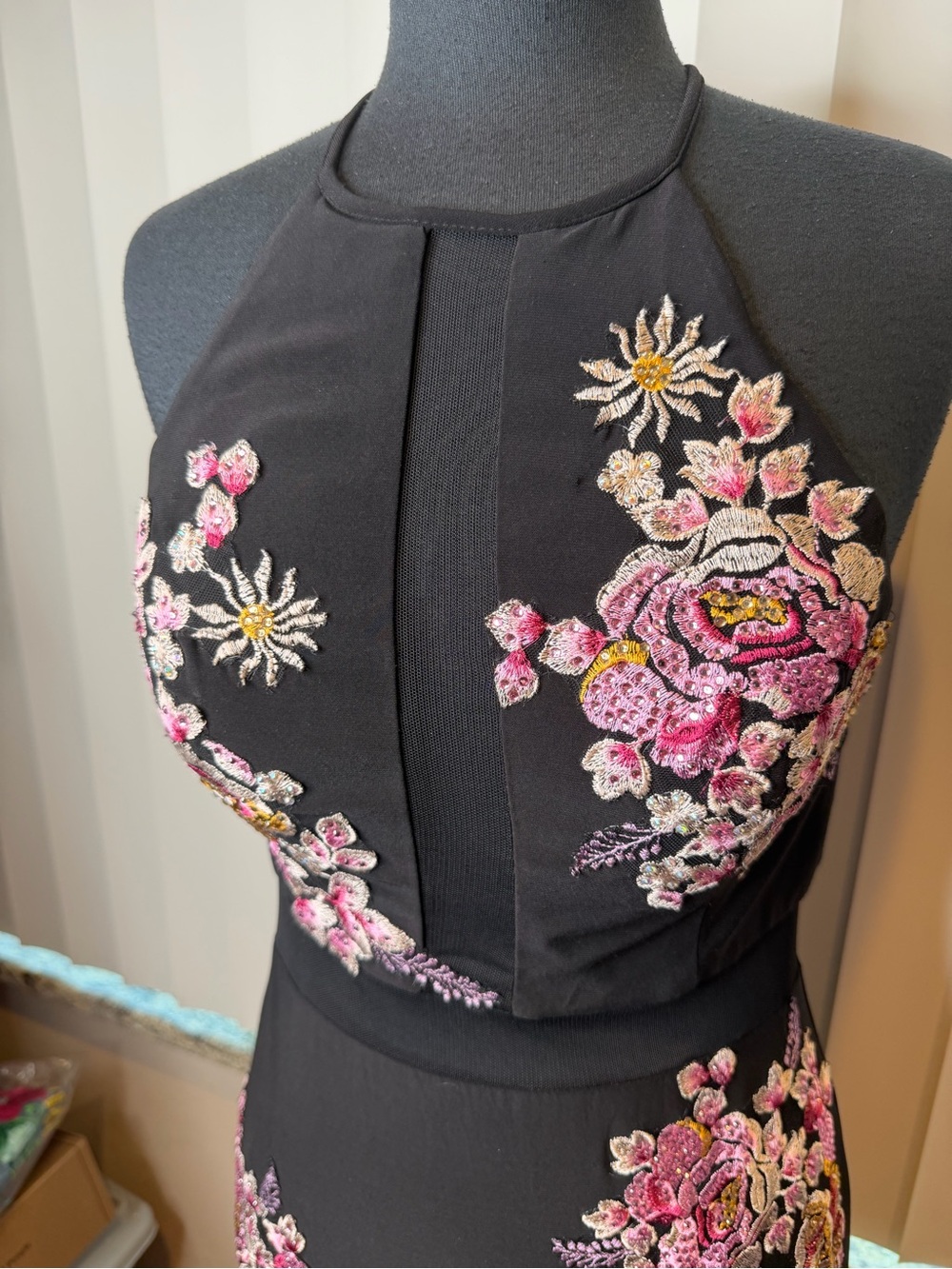 Xscape black halter gown pink and metallic floral embroidery mesh cutouts SZ 10 - Picture 6 of 11